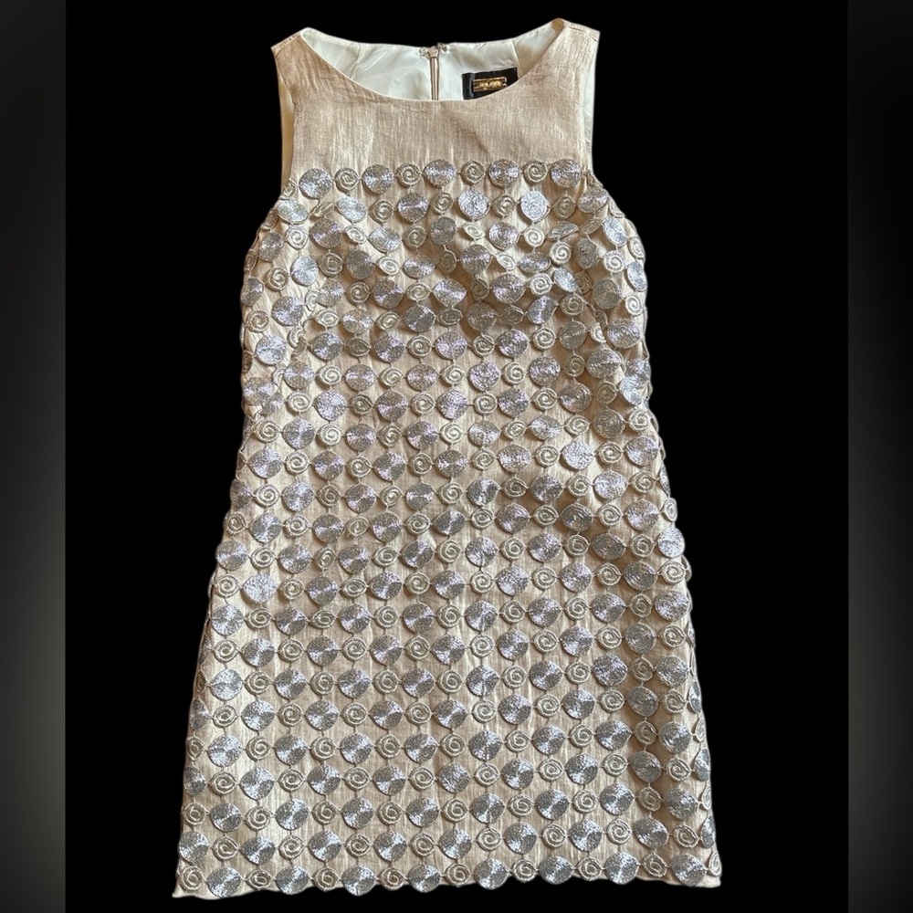 Alexia Admor Cream and Silver Sleeveless Metallic Print Silver Dress small